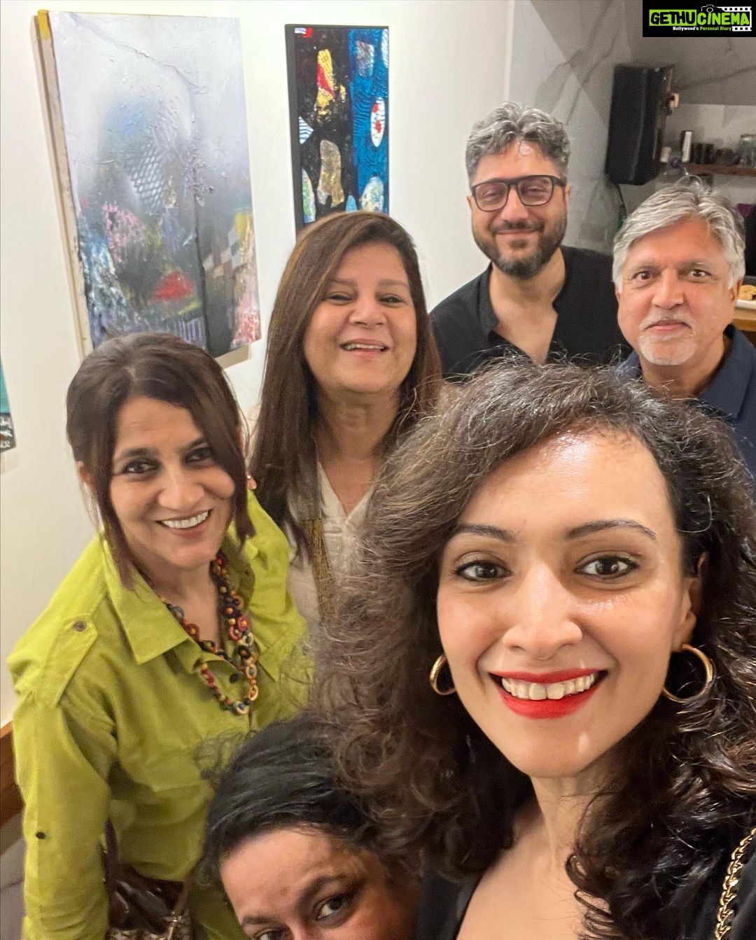 Dipannita Sharma Instagram - Mesmerising evening,amazing people ! Art, poetry , music … ♥️ @the.smita.show @suchitra.maskara @brainuse ( thank you for the pictures ) @thayilesque #artforthesoul #feelsright #itsthepeople