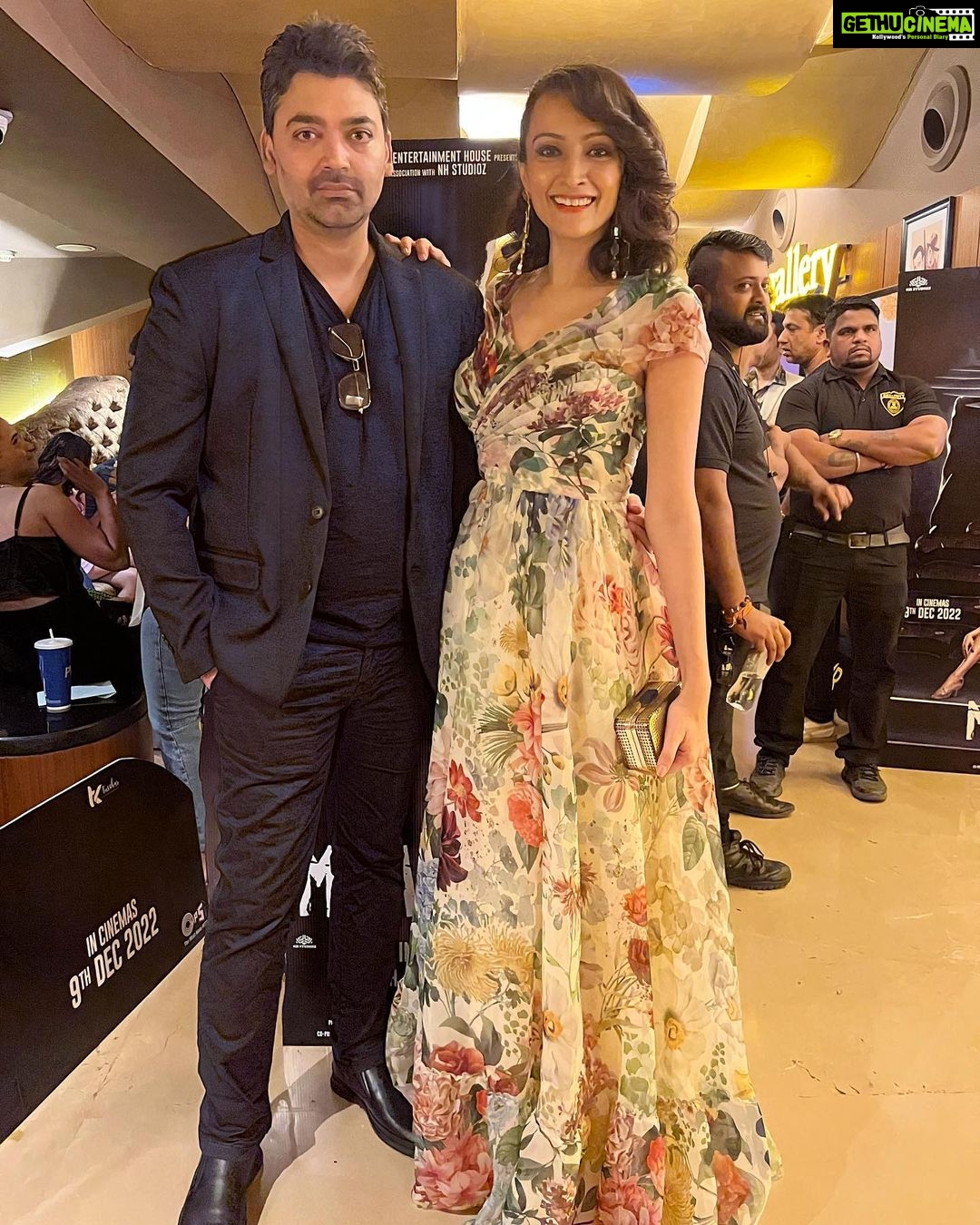 Dipannita Sharma Instagram - The trailer of #Maarich has crossed 10million + views ! Have you watched it yet … moments from the trailer launch with some of the people I absolutely adore … 🤍 Happy happppppyyyyy birthday @tusshark89 ! What super news on your special day !!! More power … #moments #memories #9thdecember Styled by : @jignasa_ Outfit : @geishadesigns Earrings : @elysianoworld