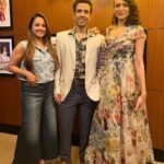 Dipannita Sharma Instagram - The trailer of #Maarich has crossed 10million + views ! Have you watched it yet … moments from the trailer launch with some of the people I absolutely adore … 🤍 Happy happppppyyyyy birthday @tusshark89 ! What super news on your special day !!! More power … #moments #memories #9thdecember Styled by : @jignasa_ Outfit : @geishadesigns Earrings : @elysianoworld