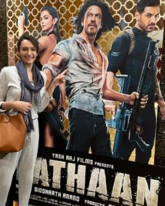 Dipannita Sharma Instagram - I don’t know the last time I had so much fun in the theatres ! The whistles , the cheering , the clapping & bumping into friends who were watching it for the 3rd time … yesssss #pathaan was a full ‘paisa vasool’ experience ! Here’s to #srk #yrf & the team … & Here’s to the power of entertainment ♥️
@krishnasharma7477 @dilsheratwal @visalmisra @khyatimadaan 
#cinemalover #weekend #pyaar 
P.S - me trying to do #srk pose hahaha. @arunimasharma_verma this one’s so for you !