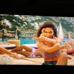 Dipannita Sharma Instagram - I don’t know the last time I had so much fun in the theatres ! The whistles , the cheering , the clapping & bumping into friends who were watching it for the 3rd time … yesssss #pathaan was a full ‘paisa vasool’ experience ! Here’s to #srk #yrf & the team … & Here’s to the power of entertainment ♥️ @krishnasharma7477 @dilsheratwal @visalmisra @khyatimadaan #cinemalover #weekend #pyaar P.S - me trying to do #srk pose hahaha. @arunimasharma_verma this one’s so for you !