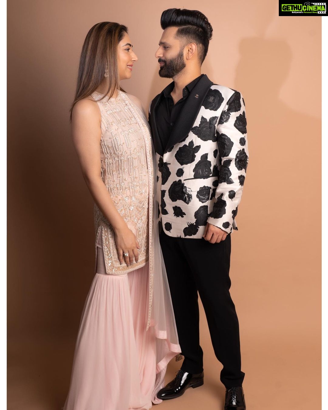 Disha Parmar Instagram - THE BEST MAN! 🥺♥️