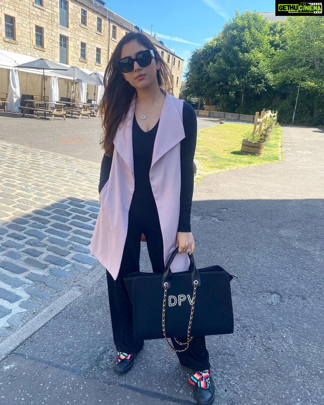 Disha Parmar Instagram - Fashionably Late, Always! 😎