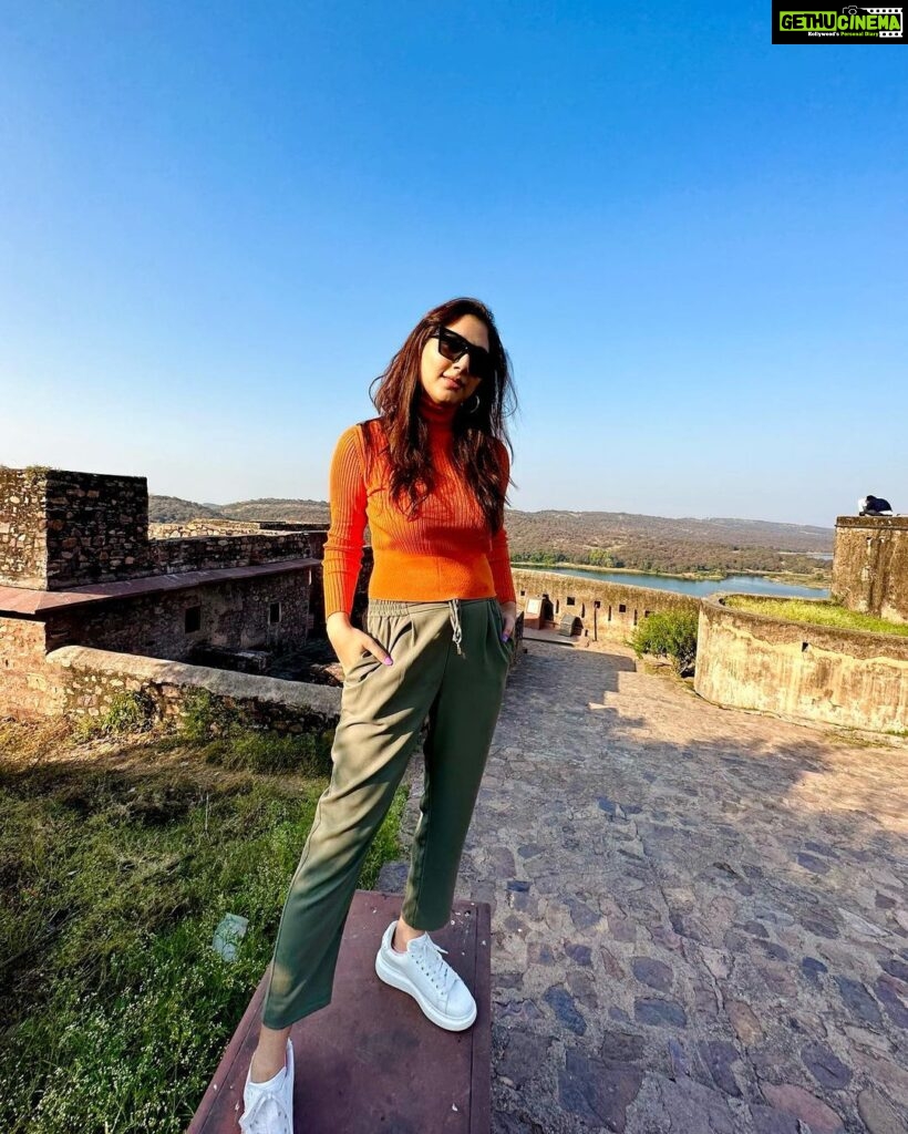 Disha Parmar Instagram - Field Trip to Heritage 💫✨ #RanthamboreFort Ranthambore Fort and Forest
