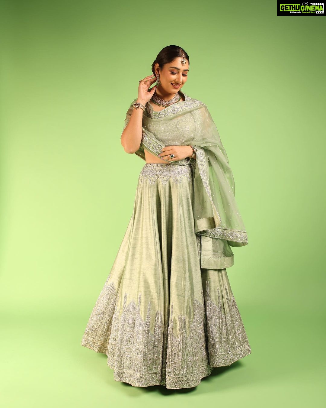 Disha Parmar Instagram - ✨⭐️ Presenting @fablookmagazine calender shoot. Editor & Founder @milliarora7777 @ankkit.chadha2222 Styled by @milliarora7777 @mitushigupta Outfit designer @falsheb Jewels @jewelartic Mua @makeupbytaneeshabansal Hair @amuthevar Shot by @shutterstrings