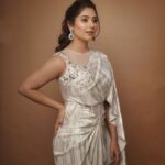 Disha Parmar Instagram - Happy lill’ Thang 🌻 . . Outfit by @kaaishabyshalini Eaarings by @mairaabyambica Styled by @pratikshachandak Assisted by @alishapatro95 Makeup by @komalkumavat_makeovers Hair by @sabahairstylist 📸 @iam_rajinamdar