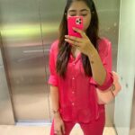 Disha Parmar Instagram - A Series of NOT very satisfying mirror selfies that made it to the GRAM! 😅💖 . #HowMuchPinkIsTooMuchPink
