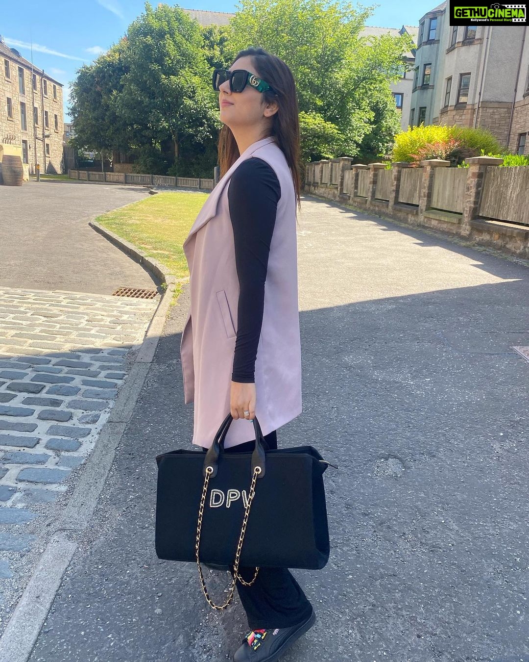 Disha Parmar Instagram - Fashionably Late, Always! 😎