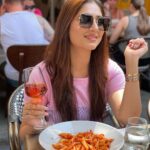 Disha Parmar Instagram – On a Strict Pasta & Rosé Diet! ♥️🍝 St Christopher’s Place, London