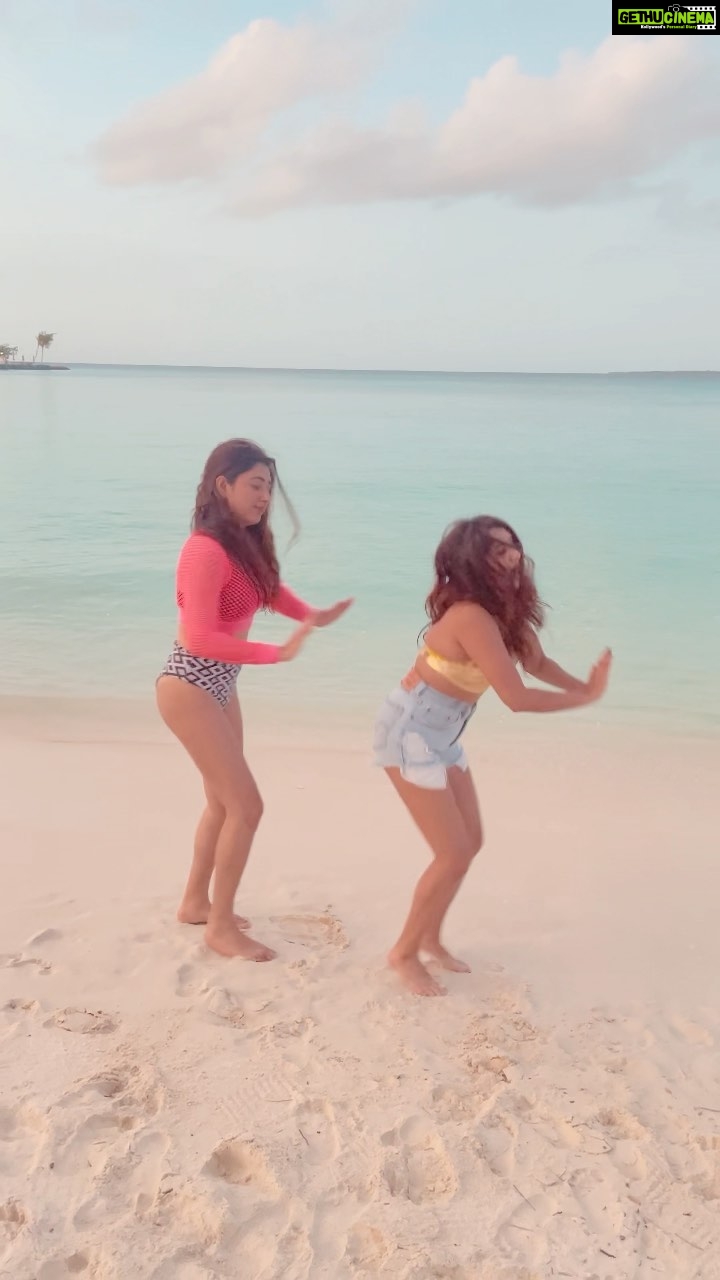 Disha Parmar Instagram - Getting Naughty for Balam ji in Maldives ðĪŠð Love love this Track! @rahulvaidyarkv Show your Love , Make amazing reels doing the hook step & just get naughty ð