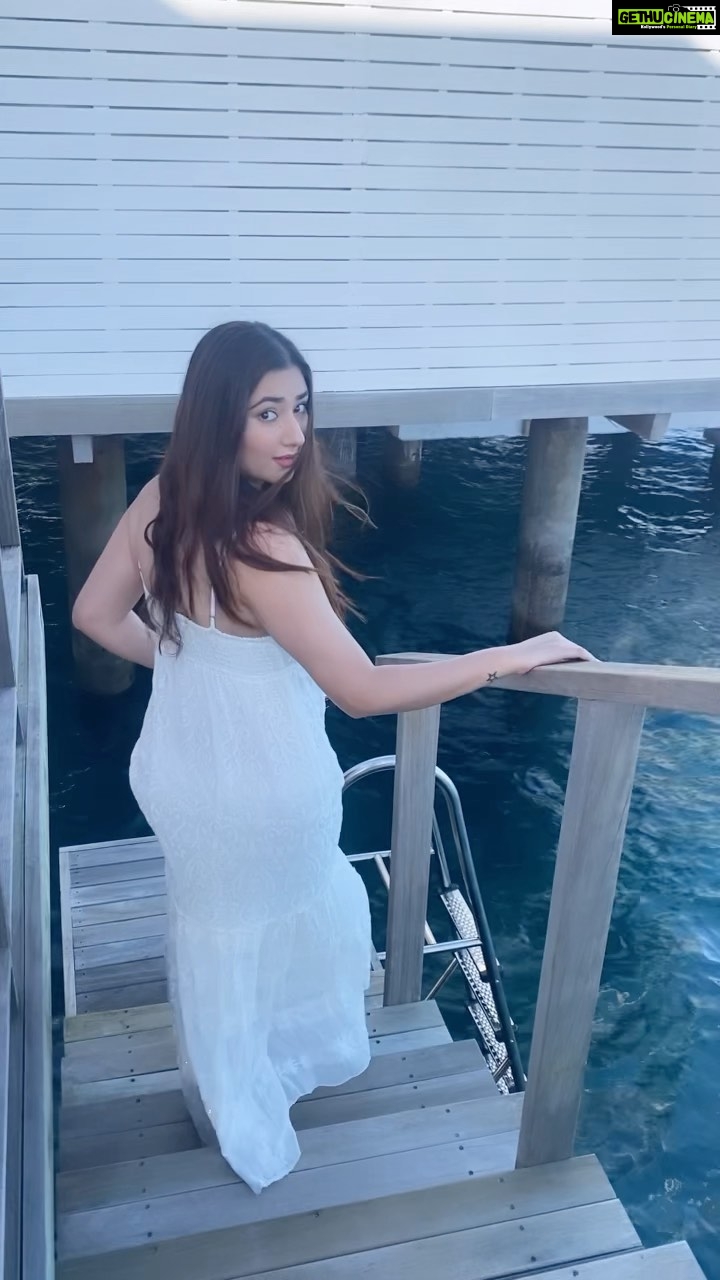 Disha Parmar Instagram - Making your Sham! ♥️ @pickyourtrail @siyamworld @sunsiyamresorts #unwraptheworld #pickyourtrail #unwrapmaldives #siyamWorld #sunsiyamresorts#worldofpossibilities #byebyeboredom #maldives #vacation Siyam World