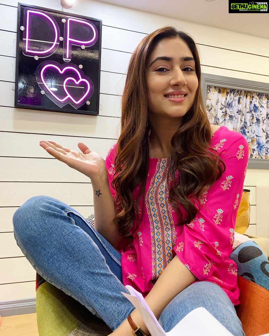 Disha Parmar Instagram - So You donβt forget! ππ»ββοΈ