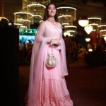 Disha Parmar Instagram - 🌸🌸🌸 Stylist- @stylebyriyajn Wearing - @snehaparekhdesigns Neckpiece by :- @mortantra Potli by :- @ornatte.in Pr :- @vblitzcommunications