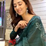 Disha Parmar Instagram - Now you know which profile I prefer! 😛 💚