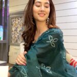 Disha Parmar Instagram - Now you know which profile I prefer! 😛 💚