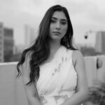 Disha Parmar Instagram - Lovestruck 💘 📸 - @iam_rajinamdar