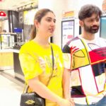 Disha Parmar Instagram - 🍔 aur 🍟 waali ‘ Prem kahani ’ 🥰❤️ Make your reels and tag us. #premkahani #reels #rahulvaidya #dishaparmar @rkventer @fzmusic_recordlabel @imranhossain_space