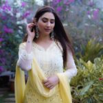 Disha Parmar Instagram – Xanthophile
A lover of the colour Yellow 💛

📸 – @iam_rajinamdar 
Outfit- @reasonable_closet