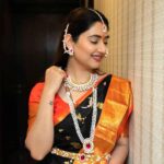 Disha Parmar Instagram - Just a few Happy Moments with the Happy people from my 1st ‘Makar Sankranti’ function 🪁 🖤 Thankyou @meghaisrani & @israniphotography for capturing these♥️😘 °◦♡home♡◦°