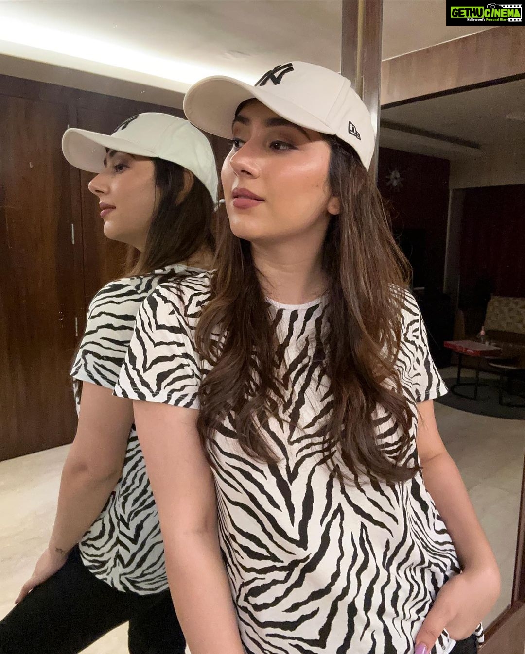 Disha Parmar Instagram - Felt cute and still feeling CUTE. Toodles.