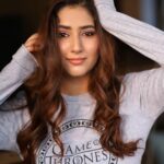 Disha Parmar Instagram - Looking at the year passing by.. 🤍🤍 📸 @aashkapatelphotographyy 💄 @monashairandbeauty