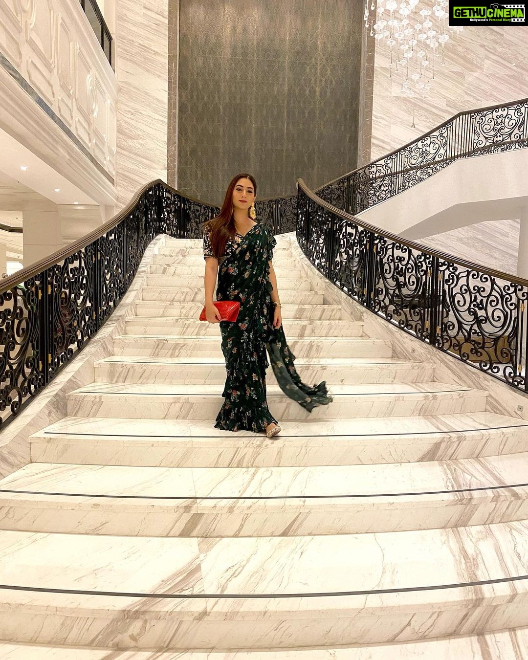 Disha Parmar Instagram - About Last night! 💫✨ For Zarish & Daniyal’s Sangeet . . Outfit @peshaindia Accessories @rubansaccessories Styled by @stylingbyvictor @sohail__mughal___ Assisted by @tanisha_agrwal