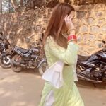 Disha Parmar Instagram - Tripping on this song! 💜 . 🎥 @_nawaz_14
