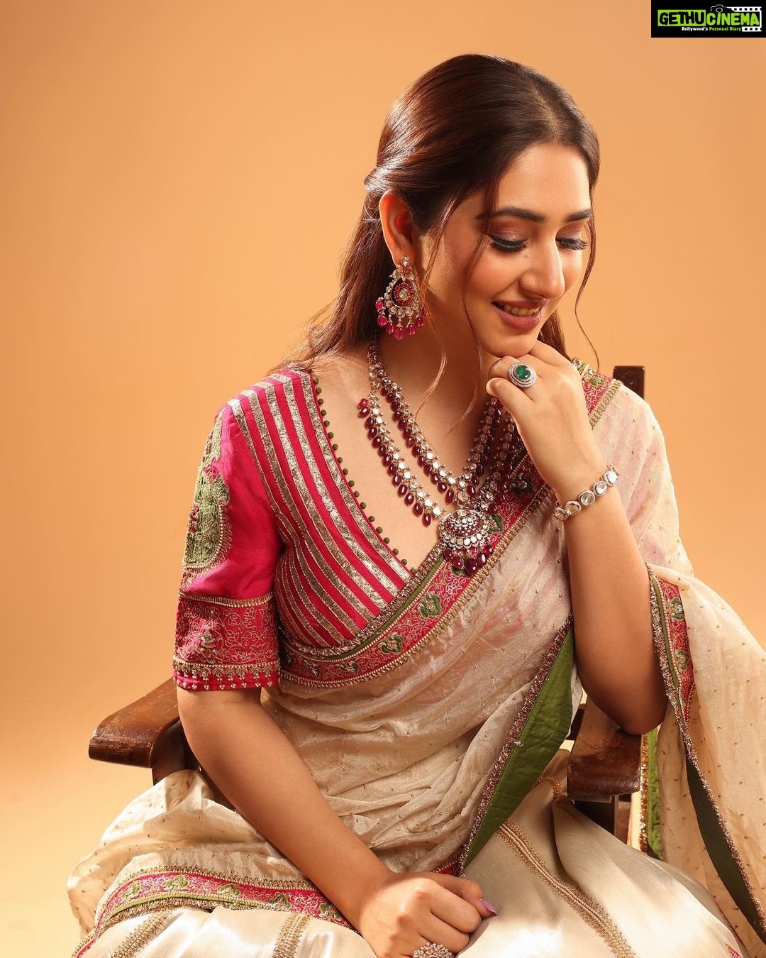 Disha Parmar Instagram - Desi Girl Forever! ☺️ Presenting @fablookmagazine calender shoot. Editor & Founder @milliarora7777 @ankkit.chadha2222 Styled by @milliarora7777 Outfit designer @jiviva_ Jewels @jewelartic Mua @makeupbytaneeshabansal Hair @amuthevar Shot by @shutterstrings