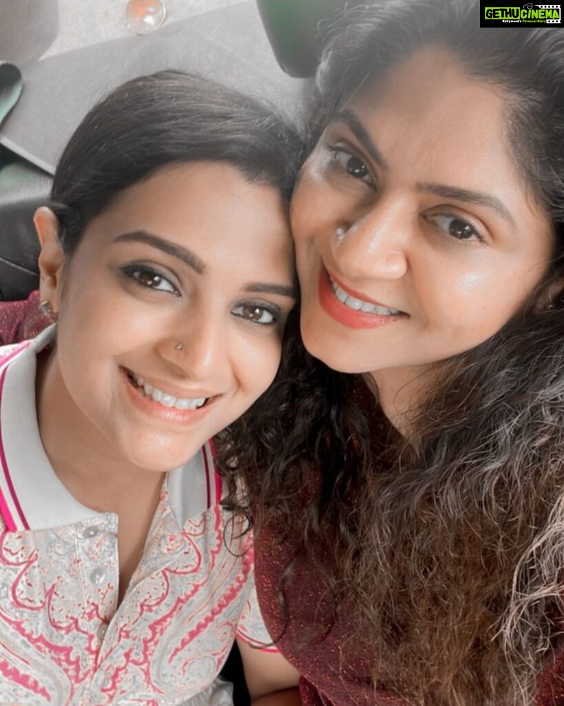 Divya Pillai Instagram - Having a sister is like having a best friend you can't get rid of.... Sometimes sister most times Mom! Love you @parvathyspillai 🤍 #sisterlove #family #mystrength #love #happiness #goodtimes #instagram Kochi, India