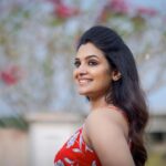 Divya Pillai Instagram - There is always a reason to smile 💟 find it! 📸 @rejibhaskar_ 👗 @stylethaara 💄 @makeupbytonymua #love #photoshoot #fun #happiness #photooftheday #photography #smiles #instagood #instagram #instapic