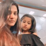 Divya Pillai Instagram - @aazhiya_sj and me trying to do this! N We almost got it! 🥴 #shoottime #funtime #reels #reelsinstagram #edge Chennai, India