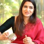 Divya Pillai Instagram - I had the recent privilege to be a part of the launching ceremony of three new products from Tasty Nibbles - Ready-To-Eat Kerala Fish Curry With Coconut Milk, Fish Curry with Chilli, and Shappile Curry. Open it - Heat it - Enjoy it! 🤍🤍 @tastynibblesfoods My personal favorite - SHAPPILE CURRY! It's so yummm n spicy!! 🤍🤍 (try it with Kerala Porottttaa)😍🤓🤓 #enteponno♥️ Happy eating! #kerala #fish #curry #spicy #yummy #foodie