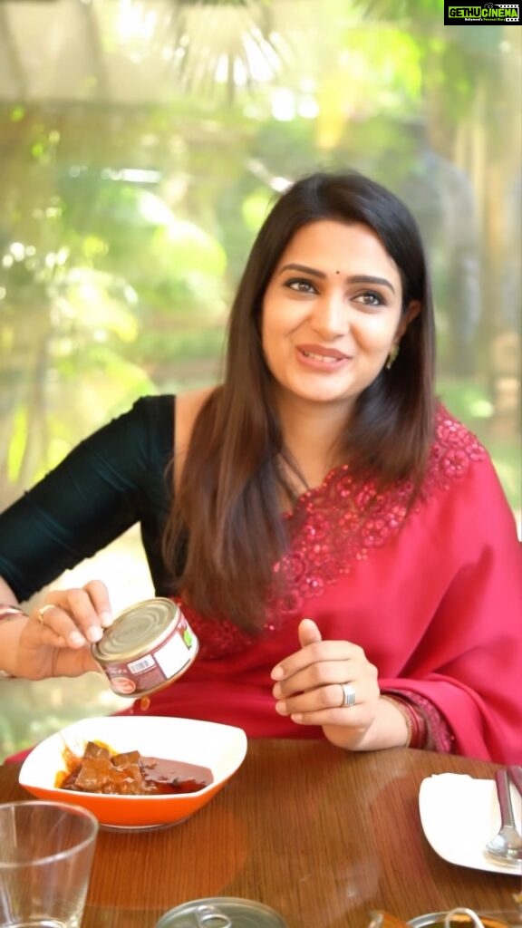 Divya Pillai Instagram - I had the recent privilege to be a part of the launching ceremony of three new products from Tasty Nibbles - Ready-To-Eat Kerala Fish Curry With Coconut Milk, Fish Curry with Chilli, and Shappile Curry. Open it - Heat it - Enjoy it! 🤍🤍 @tastynibblesfoods My personal favorite - SHAPPILE CURRY! It's so yummm n spicy!! 🤍🤍 (try it with Kerala Porottttaa)😍🤓🤓 #enteponno♥️ Happy eating! #kerala #fish #curry #spicy #yummy #foodie