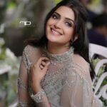 Divya Pillai Instagram - 🤍🤍 @rahulphotoshoot @jeunemaree @makeupartist_jyotibutola #bridalwear #bridalsarees #bridesofinstagram #bridesofindia #indianbride #beautiful #designersarees #fashionfashionphotography #fashiondesigner #fashionmodel #fashionista #designersarees #designerwear #kochi #jeunemaree #divyapillai #reelsoriginal #reels #reelsofinstagram #reelitfeelit #reelsindia #reelslovers #ınstagood