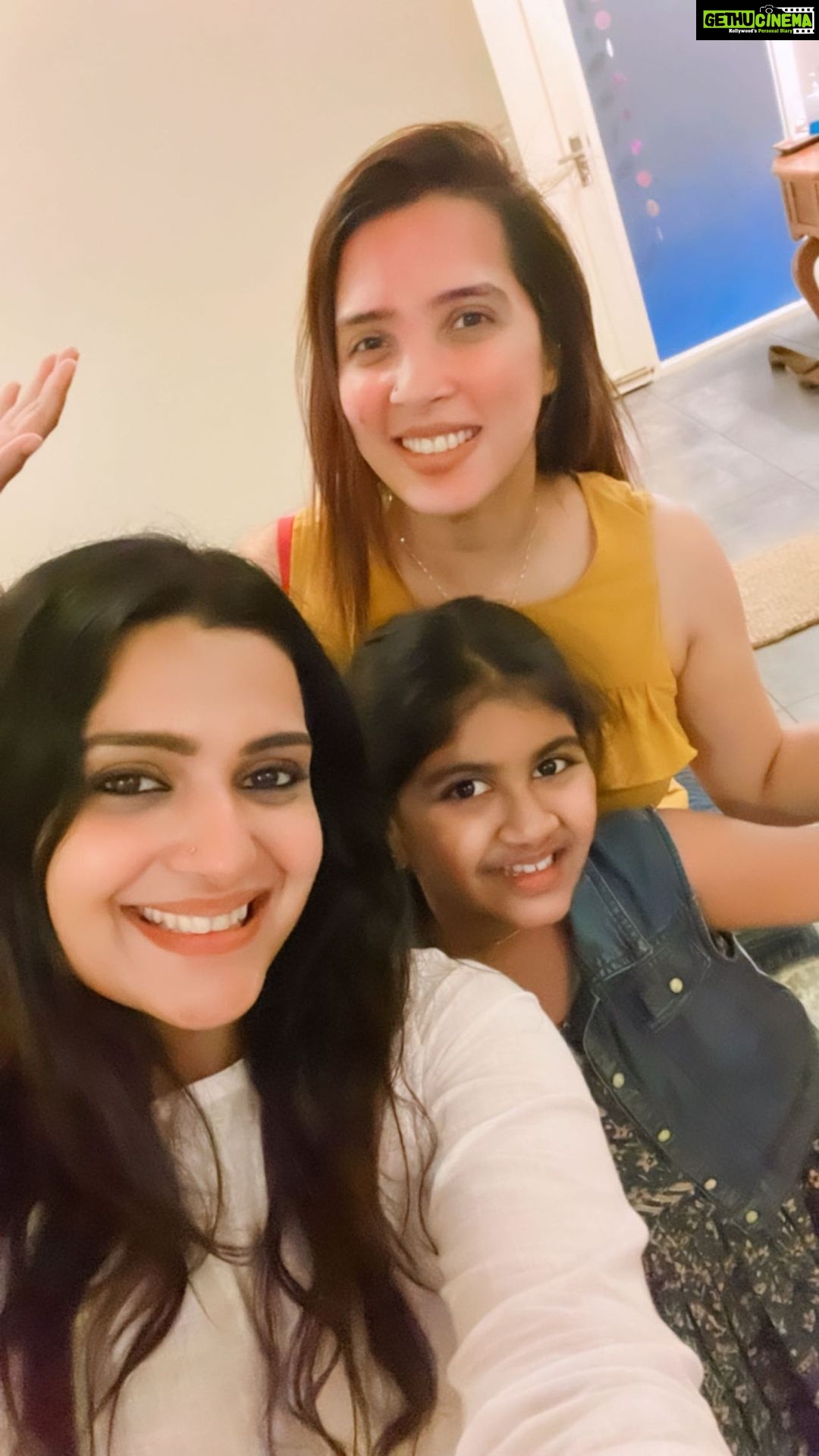 Divya Pillai Instagram - Wait a minute.... When us kids get togetherππΌππΌππΌππΌπ #waitaminute #funtimes #fun #reels #funnyreels #trendingreels #trendingsongs #trending #reelsinstagram #reelkarofeelkaro #reelitfeelit #dancereels #reelitfeelit Tiruvalla