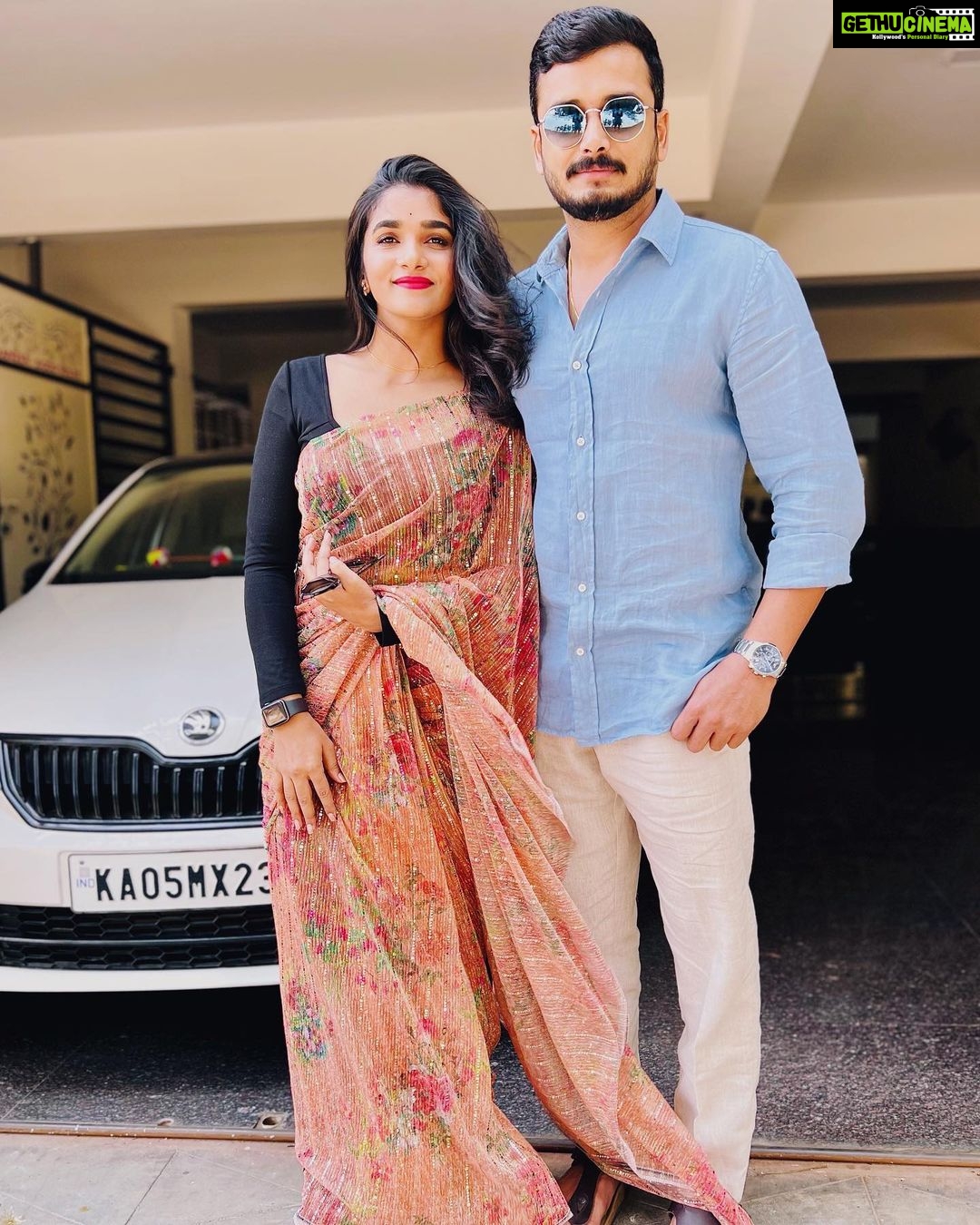 Divya Uruduga - 245.6K Likes - BBK to APK
Special 25 . Thank you all for the love .
📸 @darshan_uruduga
#preethiiraliantaraladinda
#aravindkp #aravindkp69 #arvians #arviya #udupi #kadiyali #racer #dirtbikes #rallylife
#ardhambardhapremakathe
#apk #divyauruduga 💛🖤