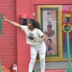 Divya Uruduga Instagram - What you do makes a difference so, you should decide what kind of difference to make 😉 Kindly cast your valuable votes from the voot app. 🫰🥰 BiggBoss, ರಾತ್ರಿ 9:30 ಕ್ಕೆ. #TeamDivyaUruduga @colorskannadaofficial #divyauruduga #divyau #du #D #uruduga #DU #DUvians #thirthahalli #d #shivamoga #kpdu #arviya #arviyans #arya #preetiirali #live #love #laugh #peace #positivity #🧿 #bbk9 #bigbosskannada #biggbosskannadaseason9 #biggbosskannada #Voot #vootselect