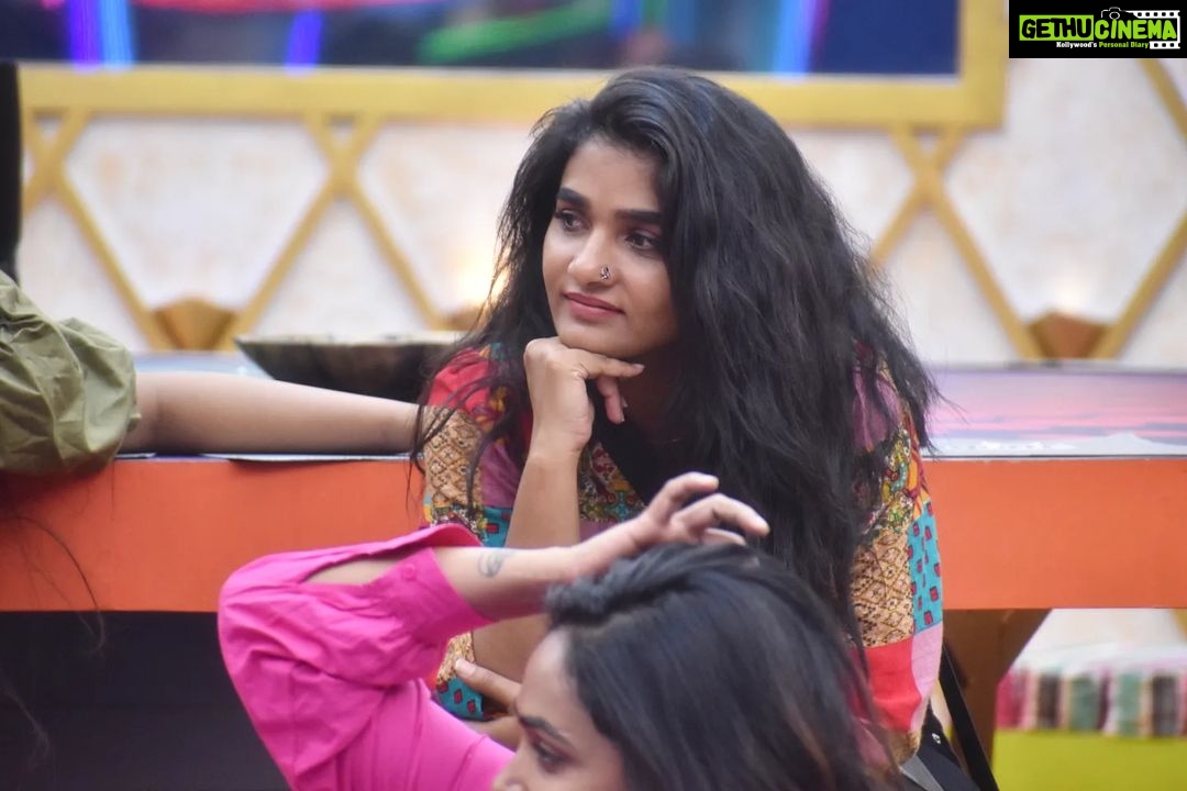 Divya Uruduga Instagram - A nose pin enhances a different kind of beauty😍 ನಮ್ಮ ಮೂಗುತಿ ಸುಂದರಿ ಗೆ 💕 ಕಾಮೆಂಟ್ ಮಾಡಿ 🫰🥰 Outfit : @armoire_handmadeproducts #TeamDivyaUruduga @colorskannadaofficial #divyauruduga #divyau #du #D #uruduga #DU #DUvians #thirthahalli #d #shivamoga #kpdu #arviya #arviyans #arya #preetiirali #live #love #laugh #peace #positivity #🧿 #bbk9 #bigbosskannada #biggbosskannadaseason9 #biggbosskannada #Voot #vootselect