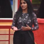 Divya Uruduga Instagram - Leader is the one that knows the way, goes the way and shows the way 🫰🥰 #TeamDivyaUruduga @colorskannadaofficial #divyauruduga #divyau #du #D #uruduga #DU #DUvians #thirthahalli #d #shivamoga #kpdu #arviya #arviyans #arya #preetiirali #live #love #laugh #peace #positivity #🧿 #bbk9 #bigbosskannada #biggbosskannadaseason9 #biggbosskannada #Voot #vootselect