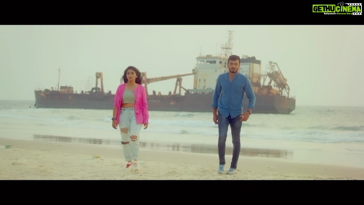 Divya Uruduga Instagram - Do you think Ardhambardhapremakathe is a love story ? Do you think there is love in this story ? Watch the Logline to know more 💛🖤 @aravind_kp @aravind_kaushik @surya.dop @buxus_media @abhilashdwarakish @all_ok_official @shreyababu_official @soorajhoogar_official divyauruduga #divyau #du #D #uruduga #DU #DUvians #thirthahalli #d #shivamoga #kpdu #arviya #arviyans #arya #preetiirali #live #love #laugh #peace #positivity #🧿