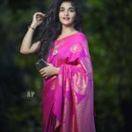 Divya Uruduga Instagram - ನವ ಸಂವತ್ಸರವು ನಿಮ್ಮ ಬಾಳಿನಲ್ಲಿ ನಿತ್ಯ ಸಂತಸಗಳ ಹೂಮಳೆಯನ್ನೇ ಸುರಿಸಲಿ ಯುಗಾದಿ ಹಬ್ಬದ ಶುಭಾಶಯಗಳು🌸🌱 Wish you guys a very happy and prosperous Ugadi 🌷 💛🖤 📸 : @__madhusagar__ @__a_p_creation__ divyauruduga #divyau #du #D #uruduga #DU #DUvians #thirthahalli #d #shivamoga #kpdu #arviya #arviyans #arya #preetiirali #live #love #laugh #peace #positivity #🧿 #ugadi