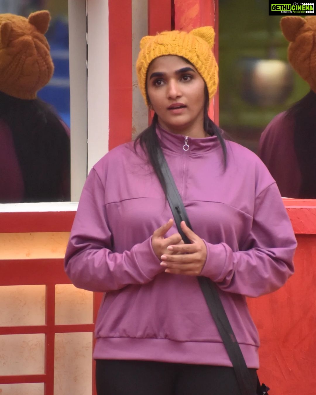 Divya Uruduga Instagram - Some become the Winner of the match while, some the winner of the series 🏁 #TeamDivyaUruduga @colorskannadaofficial #divyauruduga #divyau #du #D #uruduga #DU #DUvians #thirthahalli #d #shivamoga #kpdu #arviya #arviyans #arya #preetiirali #live #love #laugh #peace #positivity #🧿 #bbk9 #bigbosskannada #biggbosskannadaseason9 #biggbosskannada #Voot #vootselect