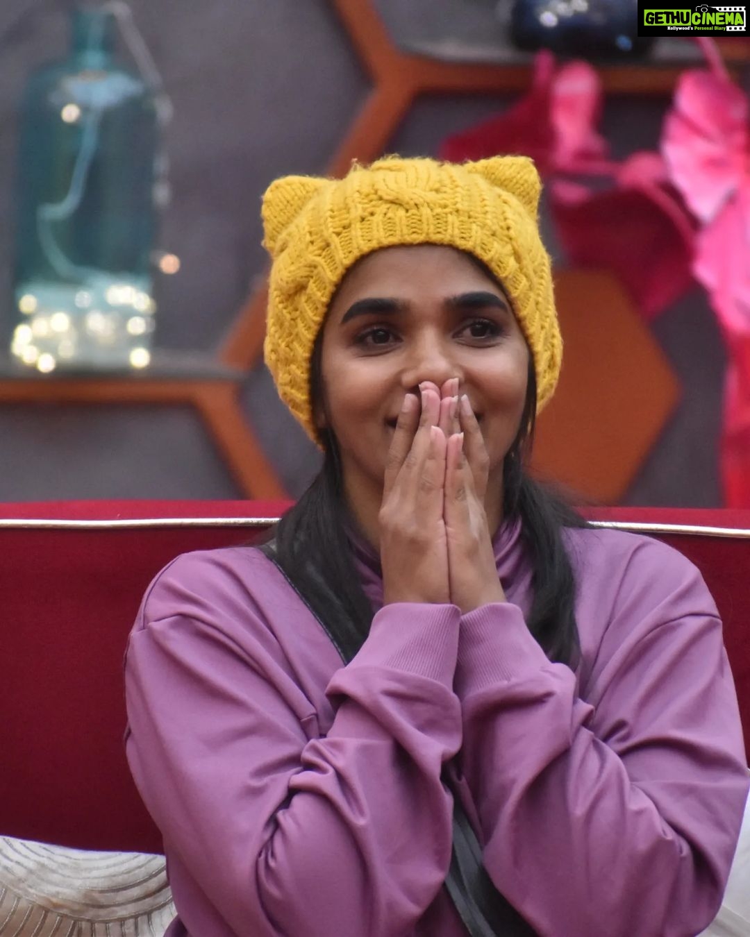 Divya Uruduga Instagram - Some become the Winner of the match while, some the winner of the series 🏁 #TeamDivyaUruduga @colorskannadaofficial #divyauruduga #divyau #du #D #uruduga #DU #DUvians #thirthahalli #d #shivamoga #kpdu #arviya #arviyans #arya #preetiirali #live #love #laugh #peace #positivity #🧿 #bbk9 #bigbosskannada #biggbosskannadaseason9 #biggbosskannada #Voot #vootselect