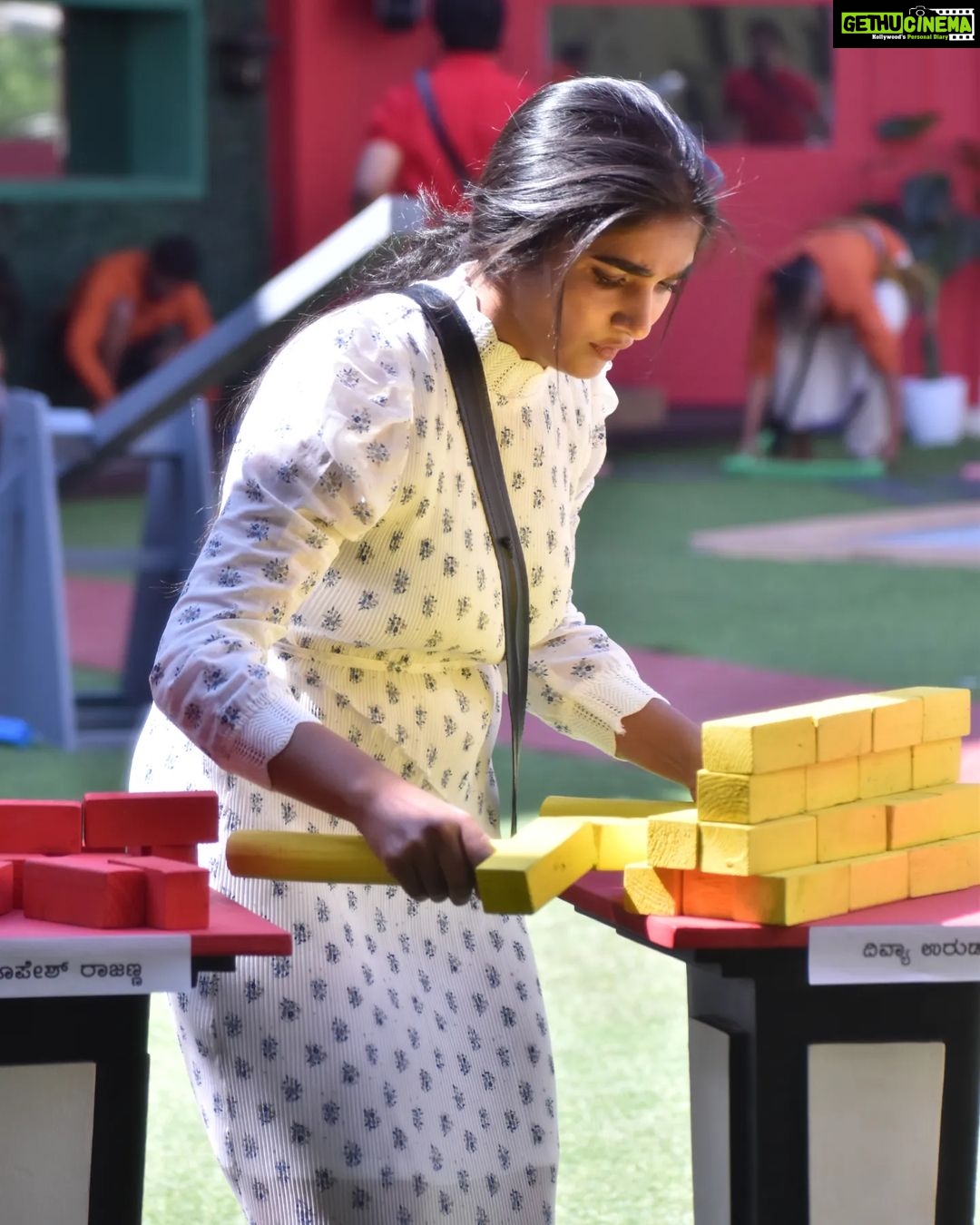 Divya Uruduga Instagram - It's not how you started the race but, how you finished it! 🫶😉 #TeamDivyaUruduga @colorskannadaofficial #divyauruduga #divyau #du #D #uruduga #DU #DUvians #thirthahalli #d #shivamoga #kpdu #arviya #arviyans #arya #preetiirali #live #love #laugh #peace #positivity #🧿 #bbk9 #bigbosskannada #biggbosskannadaseason9 #biggbosskannada #Voot #vootselect