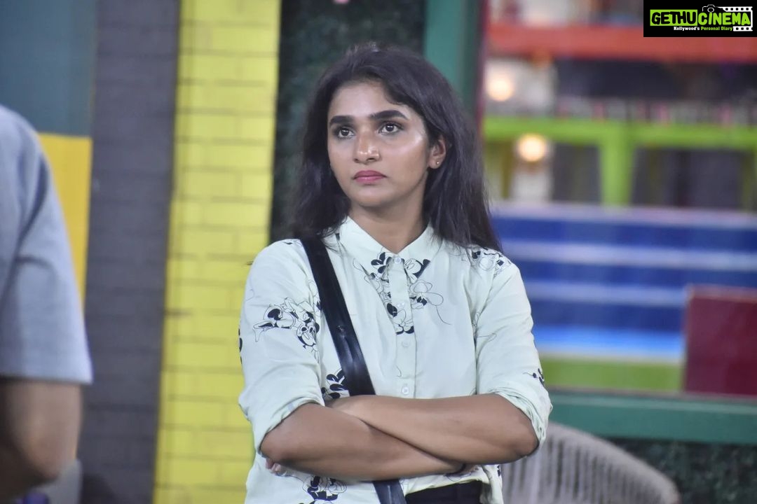 Divya Uruduga Instagram - Can you guess DU's current position in the scoreboard ?? π«°π #TeamDivyaUruduga @colorskannadaofficial #divyauruduga #divyau #du #D #uruduga #DU #DUvians #thirthahalli #d #shivamoga #kpdu #arviya #arviyans #arya #preetiirali #live #love #laugh #peace #positivity #π§Ώ #bbk9 #bigbosskannada #biggbosskannadaseason9 #biggbosskannada #Voot #vootselect
