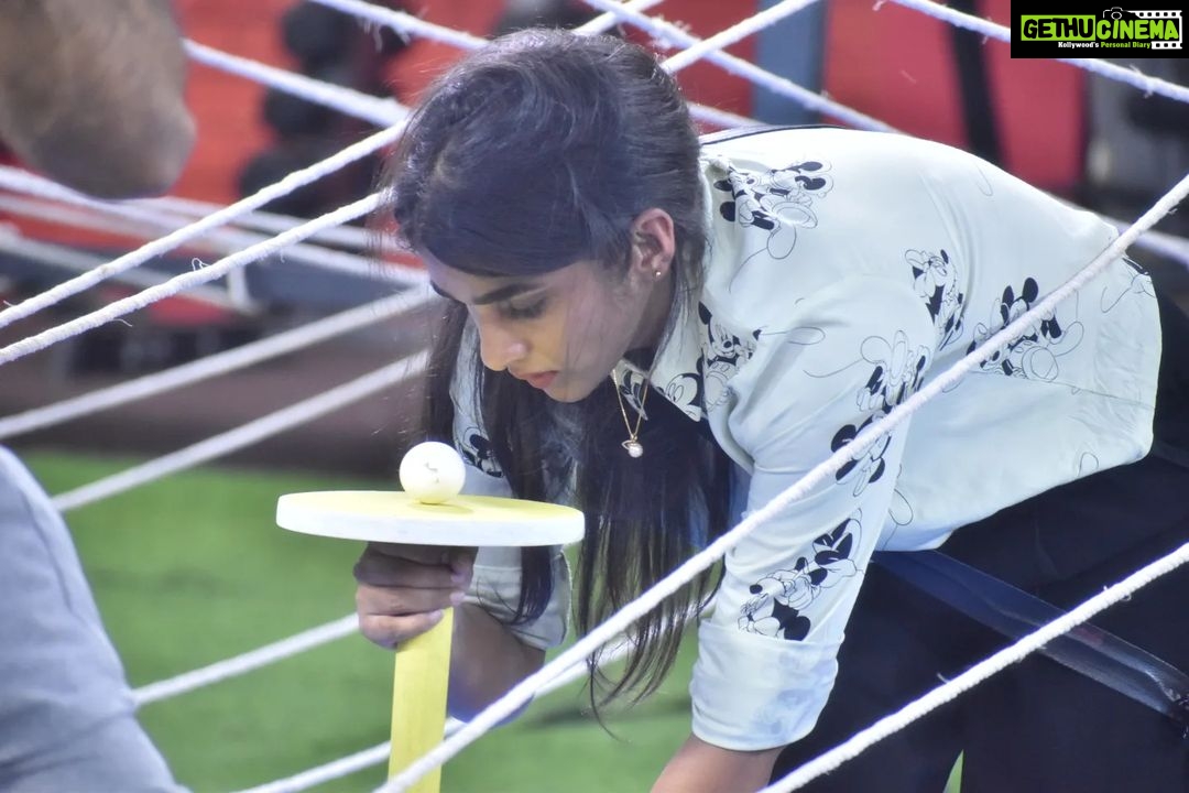 Divya Uruduga Instagram - Can you guess DU's current position in the scoreboard ?? 🫰😉 #TeamDivyaUruduga @colorskannadaofficial #divyauruduga #divyau #du #D #uruduga #DU #DUvians #thirthahalli #d #shivamoga #kpdu #arviya #arviyans #arya #preetiirali #live #love #laugh #peace #positivity #🧿 #bbk9 #bigbosskannada #biggbosskannadaseason9 #biggbosskannada #Voot #vootselect
