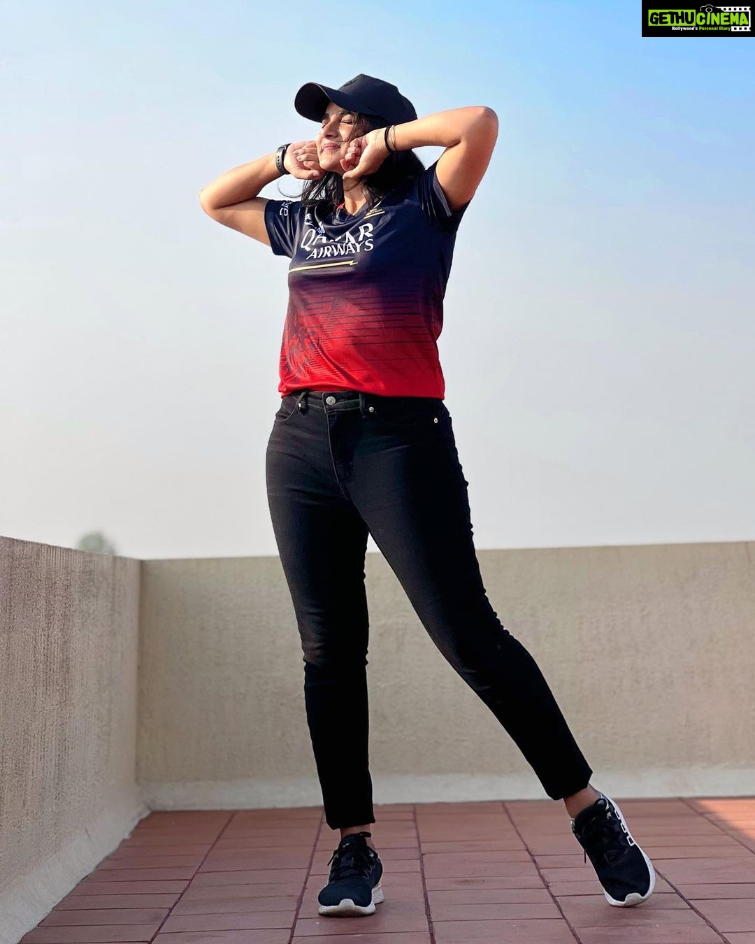 Divya Uruduga - 293.6K Likes - Yeyyyy💃 That’s a win ♥️✨ #rcb
💛🖤
#divyauruduga #divyau #du #D #uruduga #DU #DUvians #thirthahalli #d #shivamoga #kpdu #arviya #arviyans #arya #preetiirali #live #love #laugh #peace #positivity #🧿 #rcb #rcbforever #rcbforwin #rcbians