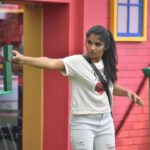 Divya Uruduga Instagram - What you do makes a difference so, you should decide what kind of difference to make 😉 Kindly cast your valuable votes from the voot app. 🫰🥰 BiggBoss, ರಾತ್ರಿ 9:30 ಕ್ಕೆ. #TeamDivyaUruduga @colorskannadaofficial #divyauruduga #divyau #du #D #uruduga #DU #DUvians #thirthahalli #d #shivamoga #kpdu #arviya #arviyans #arya #preetiirali #live #love #laugh #peace #positivity #🧿 #bbk9 #bigbosskannada #biggbosskannadaseason9 #biggbosskannada #Voot #vootselect