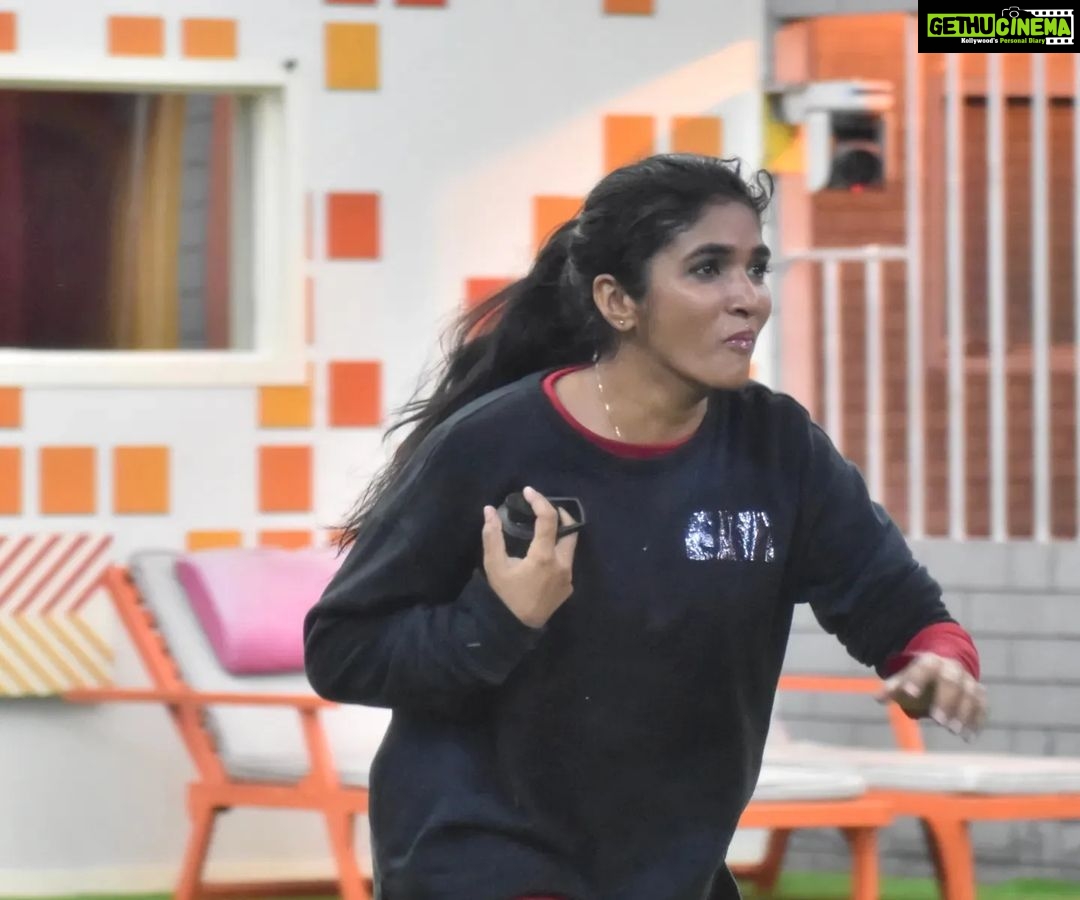 Divya Uruduga Instagram - Task • Rain • Friends kinda day 😍 #TeamDivyaUruduga @colorskannadaofficial #divyauruduga #divyau #du #D #uruduga #DU #DUvians #thirthahalli #d #shivamoga #kpdu #arviya #arviyans #arya #preetiirali #live #love #laugh #peace #positivity #🧿 #bbk9 #bigbosskannada #biggbosskannadaseason9 #biggbosskannada #Voot #vootselect