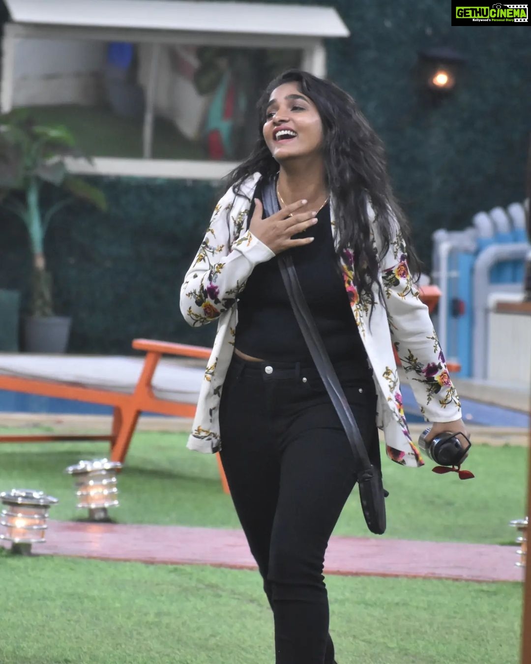 Divya Uruduga Instagram - Journey towards winning is never a destination, it's a way of life🫰☺️ #TeamDivyaUruduga @colorskannadaofficial #divyauruduga #divyau #du #D #uruduga #DU #DUvians #thirthahalli #d #shivamoga #kpdu #arviya #arviyans #arya #preetiirali #live #love #laugh #peace #positivity #🧿 #bbk9 #bigbosskannada #biggbosskannadaseason9 #biggbosskannada #Voot #vootselect